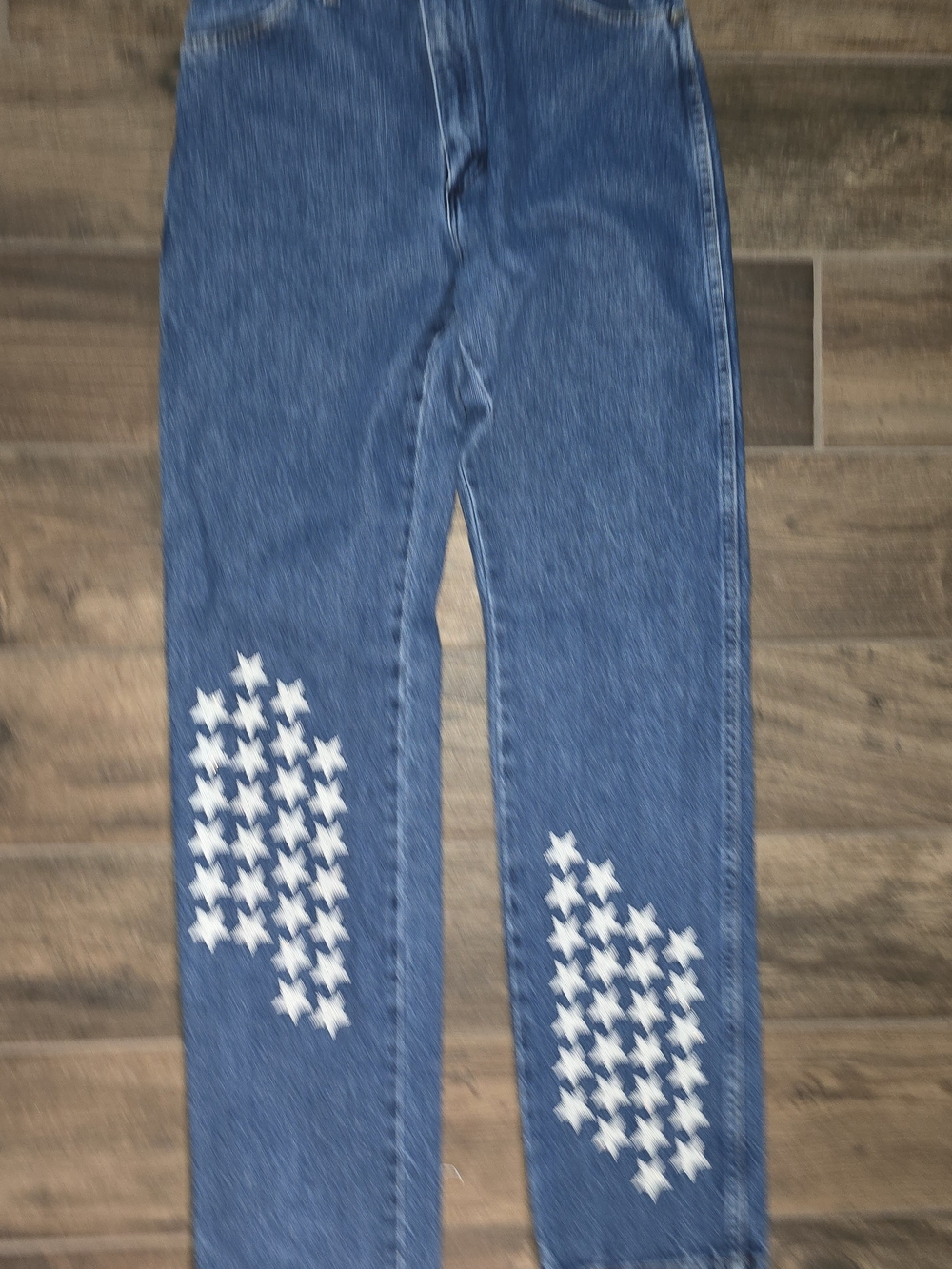 Size 27 Wrangler Blue Straight-Leg Jeans with Beaded Star Appliqués - Picture 2 of 6